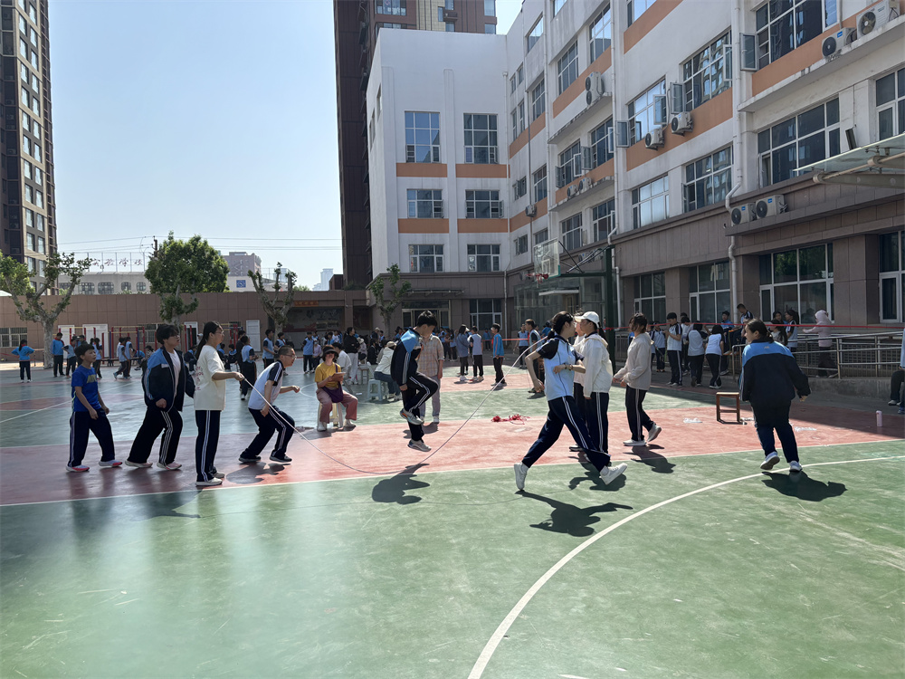 八年级1.jpg