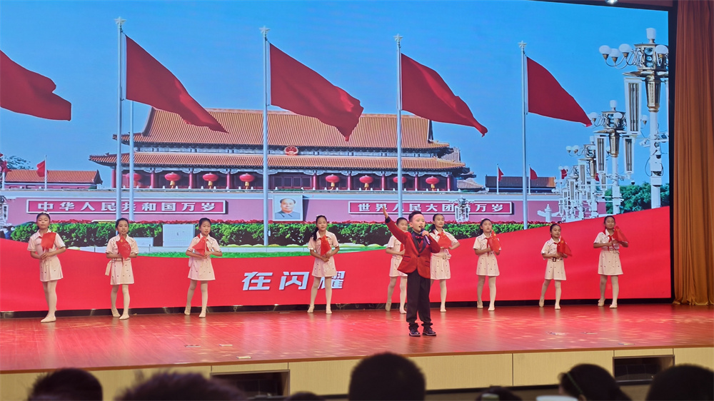 歌伴舞《闪耀的时光》-东校区-4.jpg