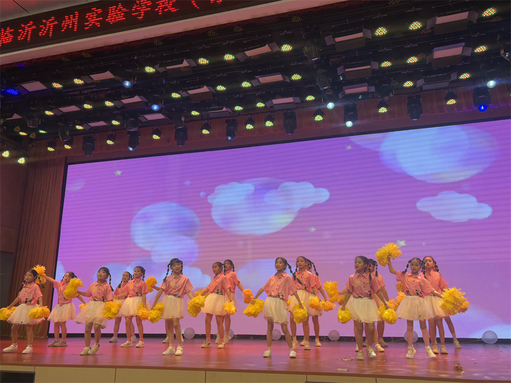 表演唱《彩虹的微笑》-东校区-10.jpg