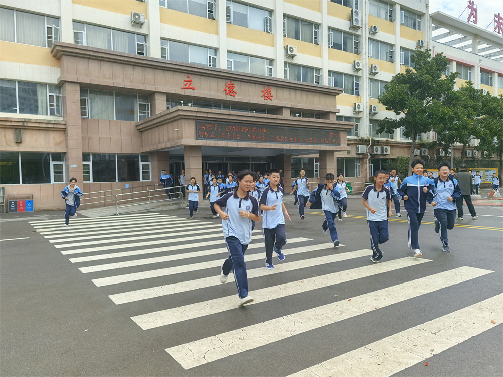 图1.jpg