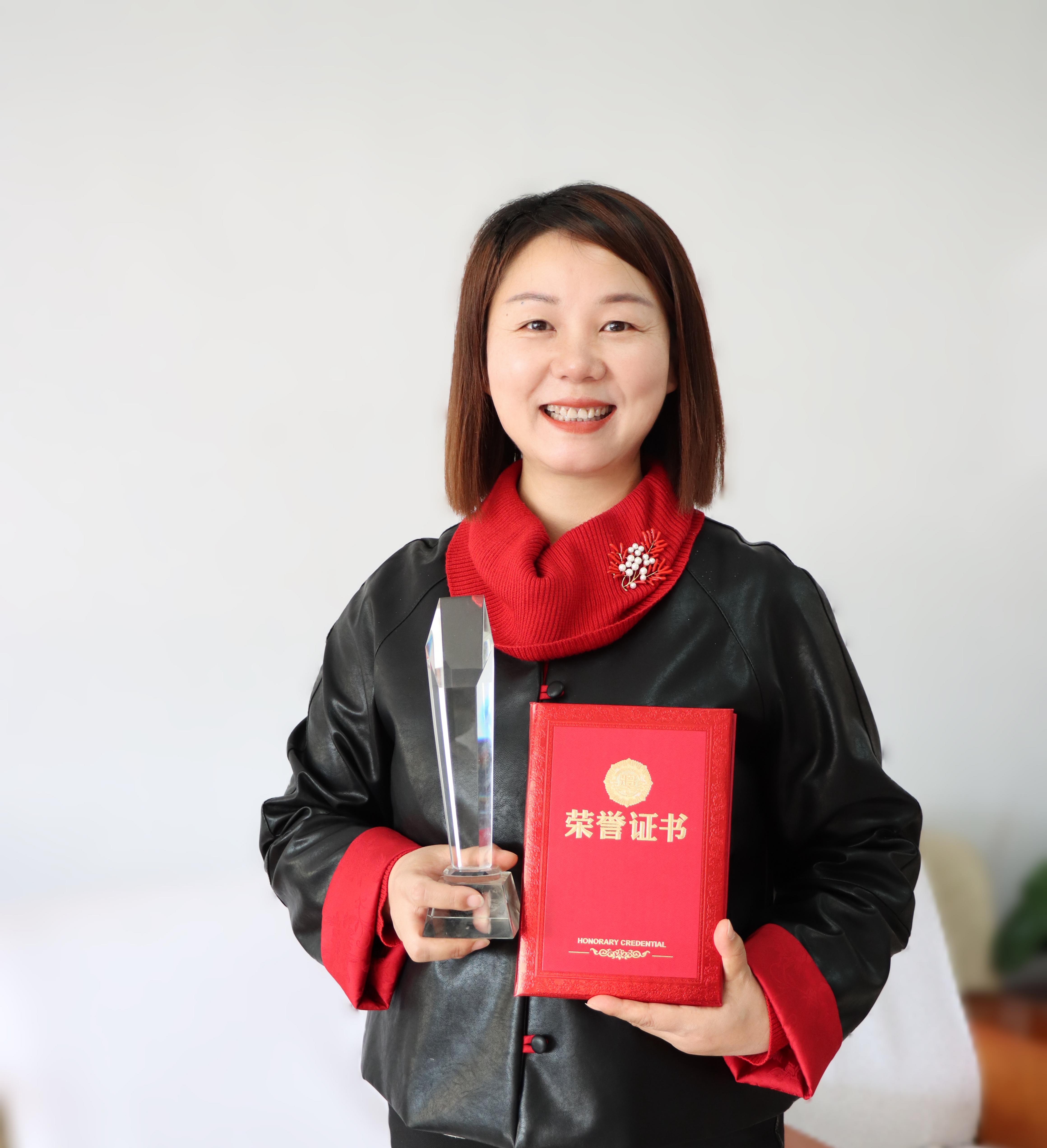 李倩.jpg
