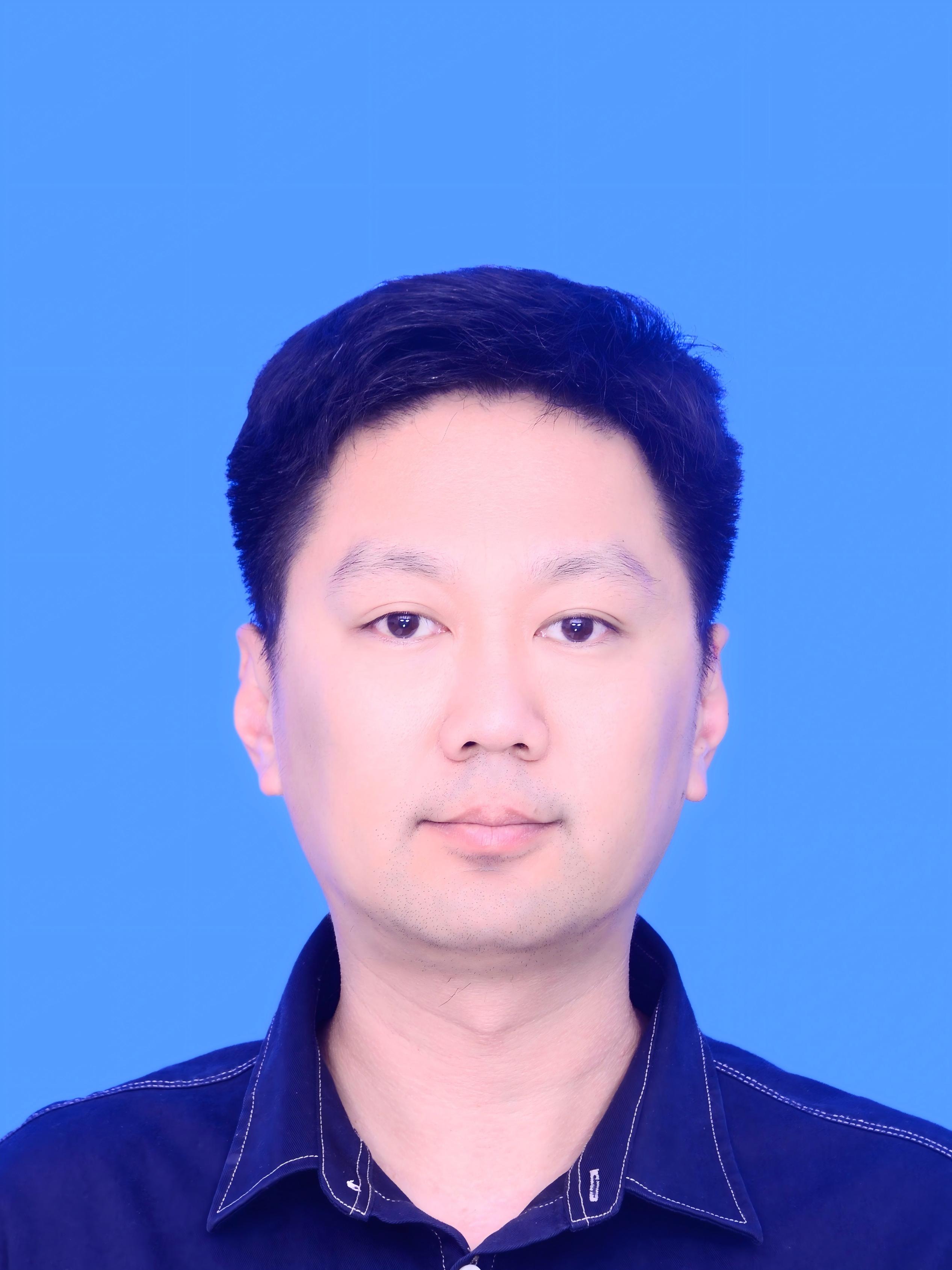 朱广鉴.jpg