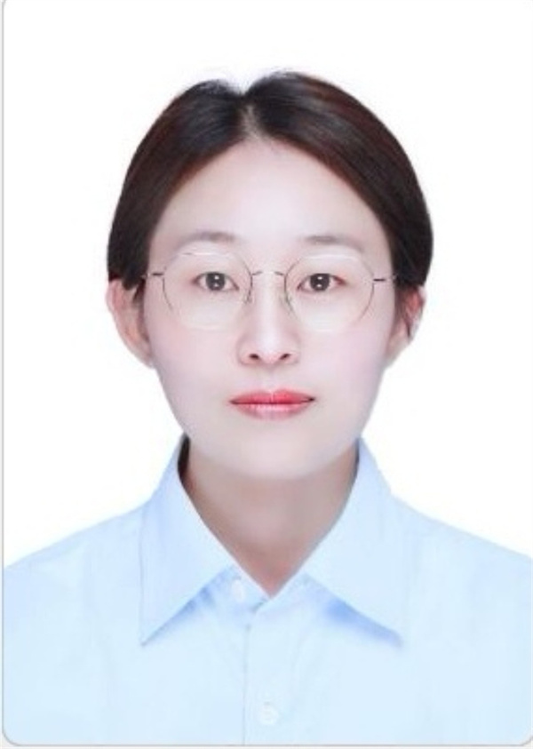 高艳艳.jpg